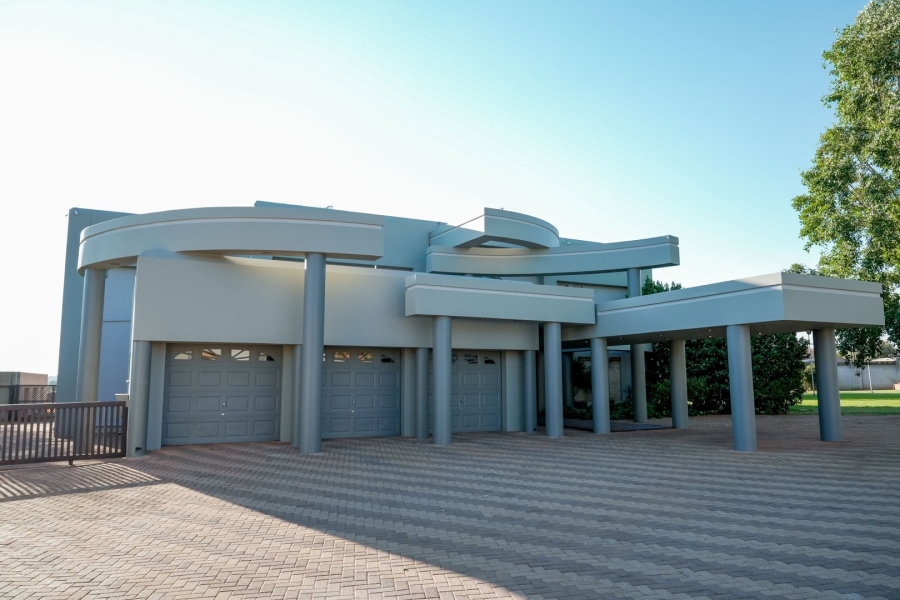 4 Bedroom Property for Sale in Wilkoppies North West